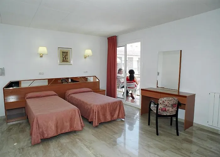 Cleopatra 4* Λορέτ Ντε Μαρ