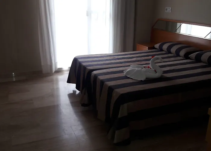 Cleopatra Λορέτ Ντε Μαρ