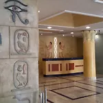 Cleopatra 4*