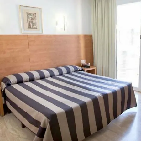 Cleopatra Hotell 4*