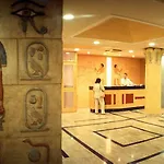 Cleopatra Готель